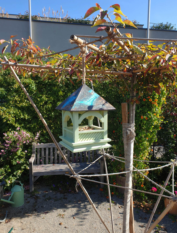 Bempton Hanging Bird Table