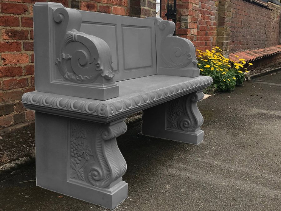 Hadrian Seat, Scrolled Supports - Farbe Slate