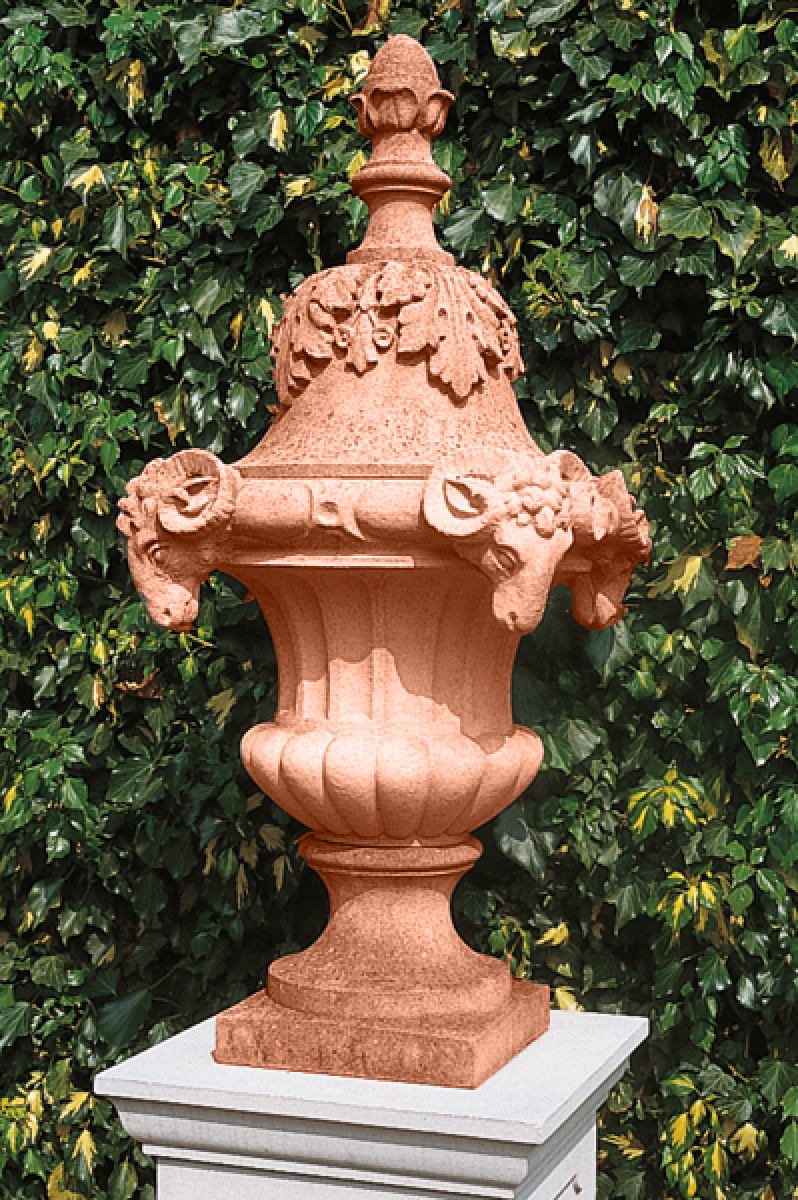 Lyme Hall Urn - Farbe Terracotta