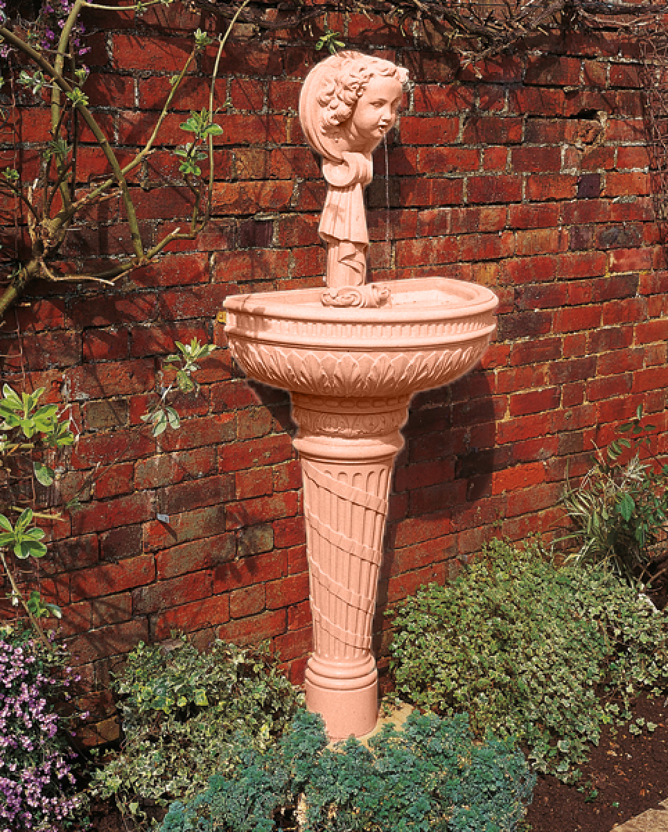 Haddonstone Wall Fountain auf Säule - Farbe Terracotta