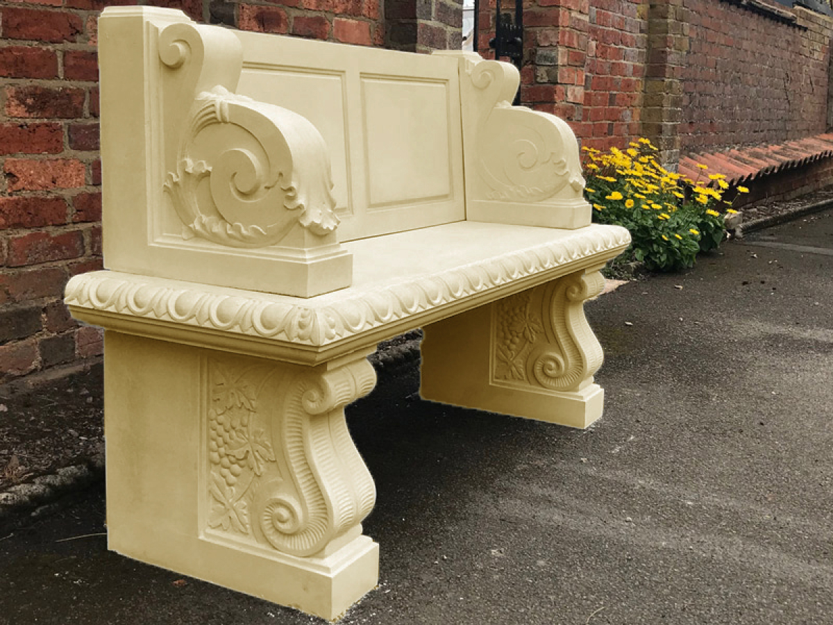 Hadrian Seat, Scrolled Supports - Farbe Bath
