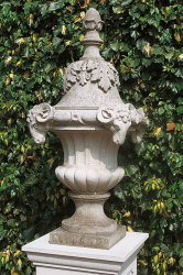 Lyme Hall Urn - Farbe Portland